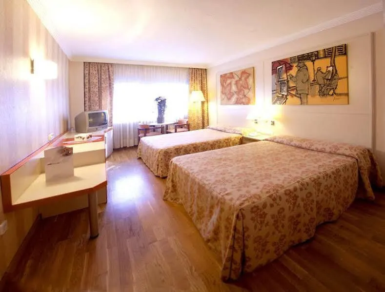 Hotel Urpi Sabadell 3*,