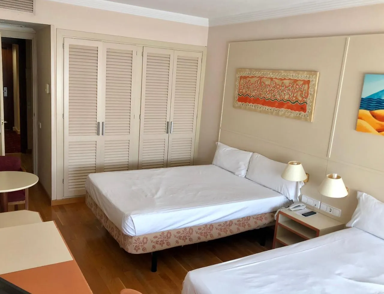 Hotel Urpí Sabadell 3*,  España